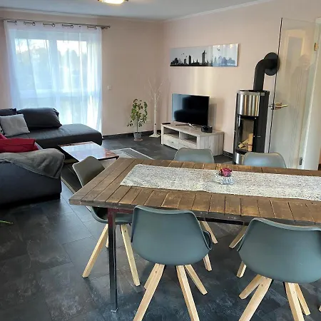 Apartment 90 Qm Wohnung, Klima In Den Schlafzimmern, 3 Zimmer, Balkon & Grosse Kueche - In Seenaehe, Schnell In Der Stadt Leipzig