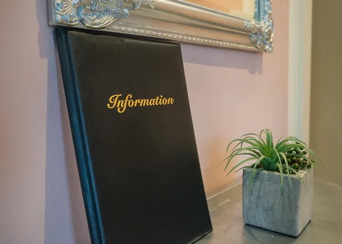Grosse Ferienwohnung, Klima In Den Schlafzimmern, 3 Zimmer, Balkon & Grosse Kueche - In Seenaehe, Schnell In Der Stadt *