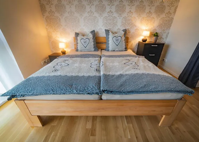 아파트 Grosse Ferienwohnung, Klima In Den Schlafzimmern, 3 Zimmer, Balkon & Grosse Kueche - In Seenaehe, Schnell In Der Stadt 라이프치히